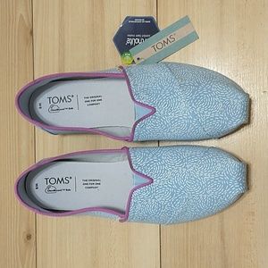Toms ortholite shoes new with tags